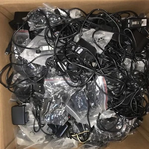 Lot of 100 Roam Wall Charger Adapter 5V 0.5A-0.6 micro-USB For Samsung iPhone LG - Photo 1 sur 6