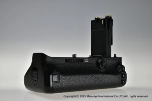 Canon Genuine BG-E11 Battery Grip For 5D Mark III Excellent - Picture 1 of 5