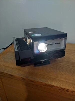 Rank Aldis 2000 slide projector including 4 magazines And Remote Control  - Image 1 of 4