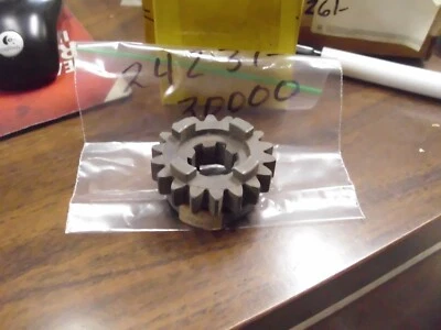 Nuevo de Lote Original Suzuki TM250, TS250, RL250 1971-78 Tercera marcha transmisión 24231-30000, ¡ÚLTIMO! Foto 1 de 4