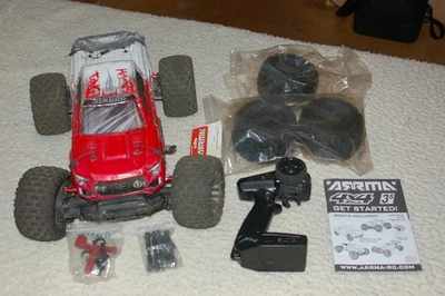 RC Arrma Granite 4x4 1/10 Scale Lipo 3S Brushless - Bild 1 von 4