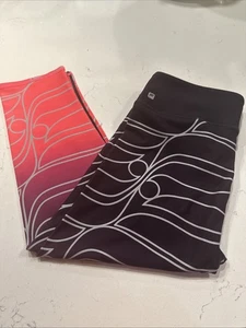 Woman’s Fabletics Black Capri Leggings Size Medium - Picture 1 of 5