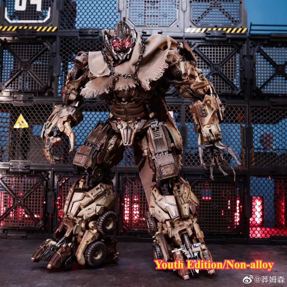 Unique Toys R-05 Mega Tanker Truck Desperado Youth Transformable Action Figure - Image 1 of 4