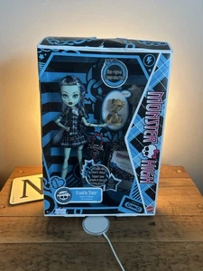 Mattel Monster High Doll Frankie Stein Boo-riginal Creeproduction - Picture 1 of 4