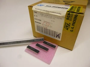 2 pieces MK45H11N25 CMOS 512 x 9 BIPORT FIFO 25ns PSDIP28 DS2009 NEW ~ - Picture 1 of 1