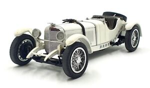 Danbury Mint 1/24 Scale DM1222 - 1931 Mercedes Benz SSKL - White