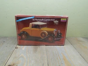 Lindberg 1932 Plymouth Convertible 1/32 Scale Plastic Kit Sealed Box Pyro 2143 - Bild 1 von 7