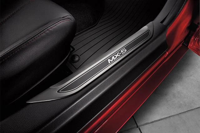 2016 - 2020 Mazda MX5 Miata conjunto de 2 placas de soleira da porta dianteira novo em folha!! - Imagem 1 de 1