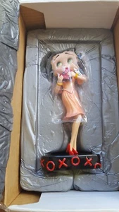 Betty Boop HuGs and Kisses GREAT Mint - in original packing box - COA - Picture 1 of 12