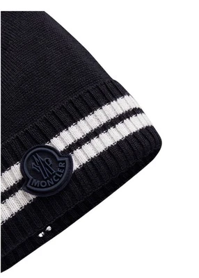 Moncler Mujer Gorro de Lana Azul Marino con Rayas Blancas y Parche con Logo Foto 1 de 4