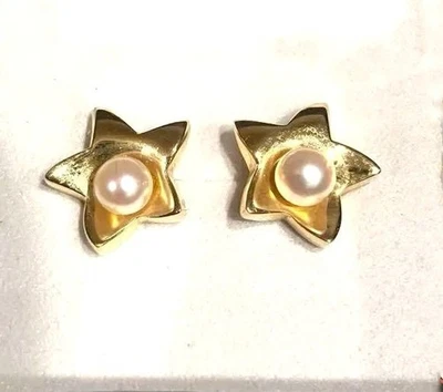 Aretes estrella oro amarillo K18 perla bebé Mikimoto Akoya Foto 1 de 4