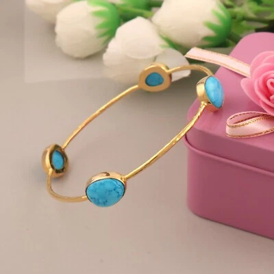 Brazalete Brazalete Delicado Cuatro Piedras Chapado en Oro Latón Turquesa Howlite Forma Huevo Foto 1 de 4