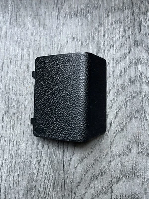 2006-2011 BMW E90 E93 E92 E91 330i 335 335i 328i 325i 335d 323i M3 OBD CAP COVER - Image 1 of 2