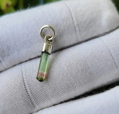 Colgante de plata de ley 925 con piedras preciosas de turmalina cruda de sandía, regalo para ella Foto 1 de 4