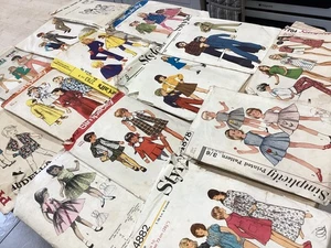 JOB LOT VINTAGE SEWING PATTERNS  mixed sizes children teenagers - Picture 1 of 6