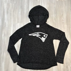 Girls NFL Team Apparel NEW ENGLAND PATRIOTS Hooded Long Sleeved Shirt Fits WMed - Picture 1 of 6