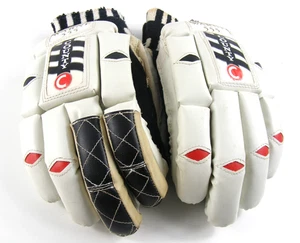 Guantes de bateo de cricket County Shane Warne 555 jugador diestro de colección - Imagen 1 de 10