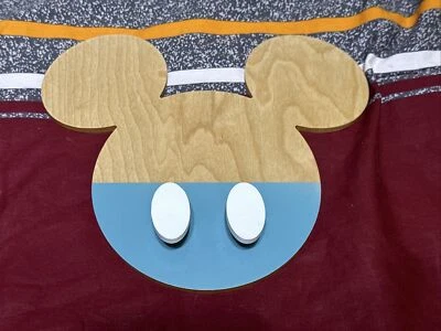 Soporte de correa de madera para mascotas icono de Mickey Mouse de los parques de Disney (NUEVO) Foto 1 de 3