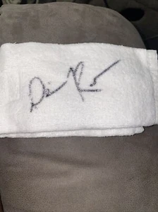Autographed authentic Darrin Reaves nfl issued, game used, hand towel by Wilson. - Picture 1 of 4