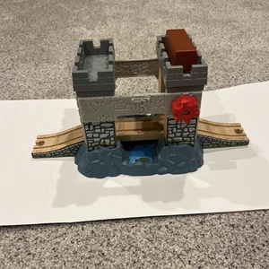 Thomas & Friends Wooden Railway Train ROLF'S CASTLE BRIDGE w/ Ramp Tracks - Picture 1 of 6