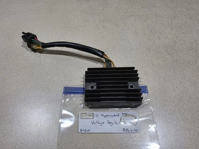 2012 Ducati Hypermotard 796 电压调节器整流器 #825.1-46 — 第 1/4 张图片