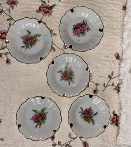 A Set Of 5 Floral Ashtrays From Japan With Gold Around The Edges - Picture 1 of 2