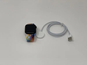 Apple Watch Series 8 45mm Mitternacht Aluminium Pride Edition Geflochten Loop LTE Gebraucht - Bild 1 von 5