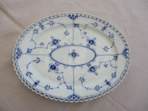 ANTIQUE STUNNING 12" ROYAL COPENHAGEN # 1147 BLUE FLUTED FULL LACE OVAL PLATTER - Picture 1 of 12