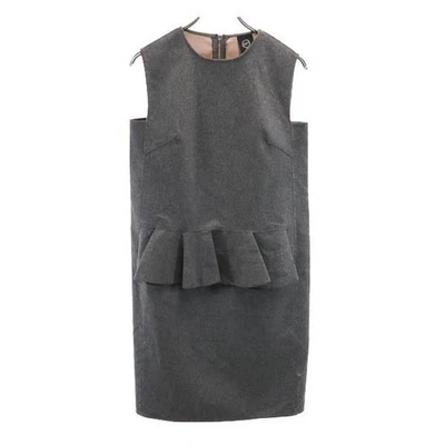 Alexander McQueen Mezcla Lana Sin Manga Una Pieza 38 Gris Cremallera Trasera Mujer Foto 1 de 4