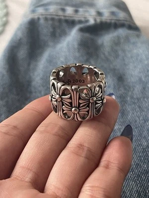 Anillo Cruz Cementerio Corazones Cromados Plata de Ley Talla 9 Con Caja Foto 1 de 4