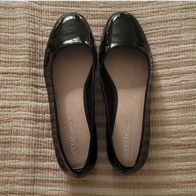 ECCO балерины квартиры, 8 США/39 EUR, черный патент, leater внутри и снаружи. - Изображение 1 из 4