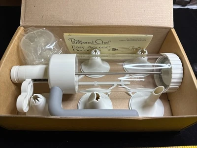 PAMPERED CHEF Easy Accent Decorator 1778 NOB Cake Decorator - Image 1 of 3