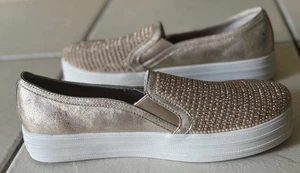 Women Skechers Gold Slip On Shoes Size US8 UK5 25CM - Bild 1 von 6