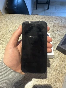 iPhone 14 128 Go - Photo 1 sur 8