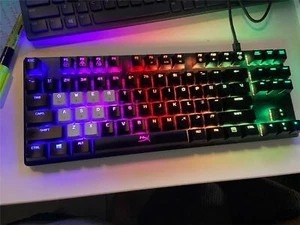 Teclado mecánico para juegos sin llave HyperX aleación originales núcleo núcleo RGB funciona muy bien - Imagen 1 de 11
