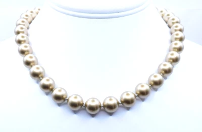 Collar anudado de perlas sintéticas tono dorado de una sola capa Carolee firmado Foto 1 de 3