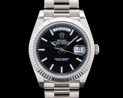 Rolex 228239 Day-Date 40 mm oro blanco de 18 quilates esfera negra Foto 1 de 4
