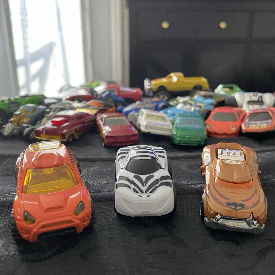 Hot Wheels 2011 Growler • 1:64 Diecast Car Orange RSC Toyota And Pull Back Zebra - Image 1 of 4