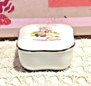 Vintage 1980s Strawberry Shortcake Porcelain Trinket Dish and Lid - Picture 1 of 5