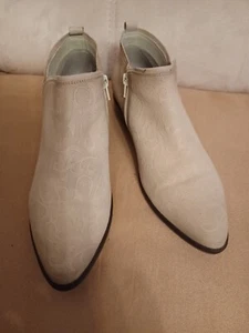 Bugatti Stiefeletten Beige, Gr. 42 - Bild 1 von 3