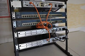 CISCO CCENT CCNA CCNP R&S SECURITY LAB KIT 1x 1841 IOS 15.1 2x 2611XM CME 4 RACK - Picture 1 of 5