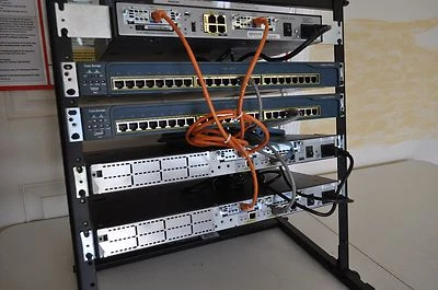 CISCO CCENT CCNA CCNP R&S SECURITY LAB KIT 1x 1841 IOS 15.1 2x 2611XM CME 4 RACK - Image 1 of 4