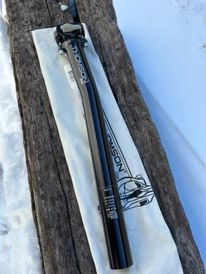 Tija de sillín Thomson Elite 30,9 mm / 367 mm / 16 mm offset Road Mountain Gravel negra Foto 1 de 4