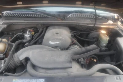 Used Air Cleaner Assembly fits: 2002 Chevrolet Tahoe 6.0L w/high capacity opt K4 - Изображение 1 из 4