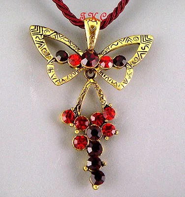 Gold Deko Graviert Relief Rot Juwelen Herz Schmetterling Anhänger M / - Bild 1 von 4