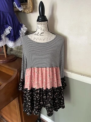 Top túnica a rayas con mangas de campana floral en capas M Foto 1 de 4