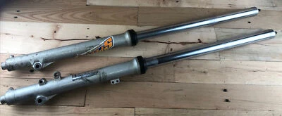 Horquillas delanteras Kawasaki KX80 1986 OEM Foto 1 de 4