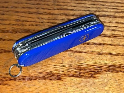 全新 Victorinox Swiss Army 91 毫米刀 HUNTSMAN PLUS 钴蓝色 1.3713.2 P — 第 1/4 张图片