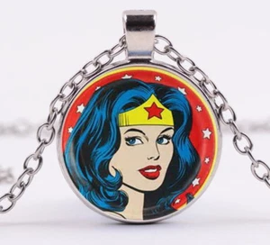 Wonder Woman Glass Necklace Silver Pendant USA Shipping Bulk - Bild 1 von 1