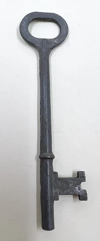 Antique Fancy Ornate Barrel Metal Skeleton Key 3” Cover